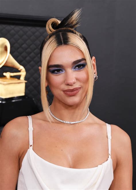 dua lipa eye makeup.